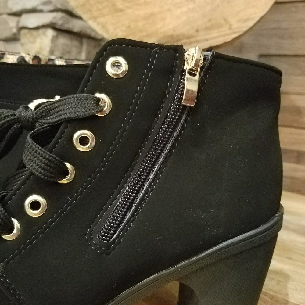 NWT Womens Ankle "Martin" Zipper Buckle Booties - Picture 3 of 7